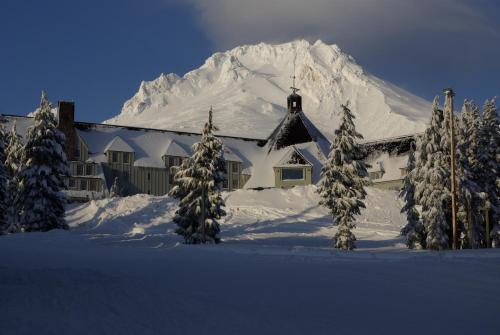 Timberline Lodge - Accommodation - Government Camp