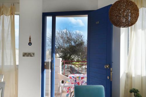 Mia's Cove Mia's Cove