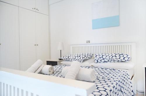 Mia's Cove Mia's Cove