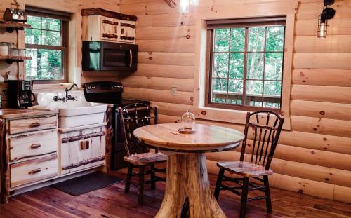 Treehouse #8 by Amish Country Lodging - image 5