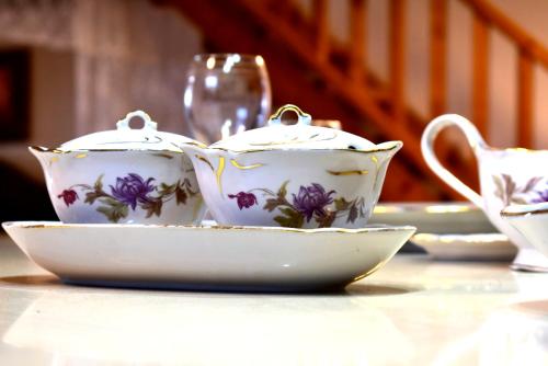 บริการและสิ่งอำนวยความสะดวก, אוויר הרים in มาอาลอท์ ทาร์ชิฮา