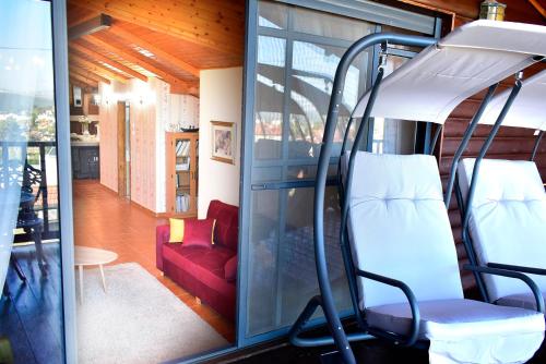 ระเบียง/ชานเรือน, אוויר הרים in มาอาลอท์ ทาร์ชิฮา