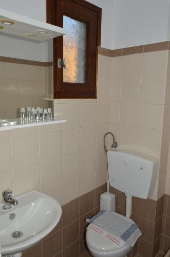 Badkamer, Pansion Katerina in Skiathos Island
