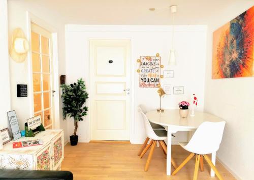  300 meter walk to LEGO HOUSE - 80m2 two bedroom apartment with garden - unit B in Billund