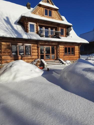 Miodowa Chata Pokoje Gościnne (Miodowa Chata Pokoje Goscinne) in Bustryk