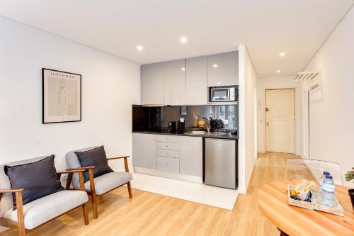 Bonjardim Downtown Apartments by DA'HOME 5