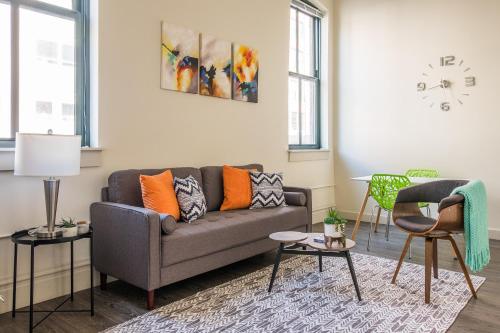 FRONTDESK 917 Locust St Apts Downtown St Louis