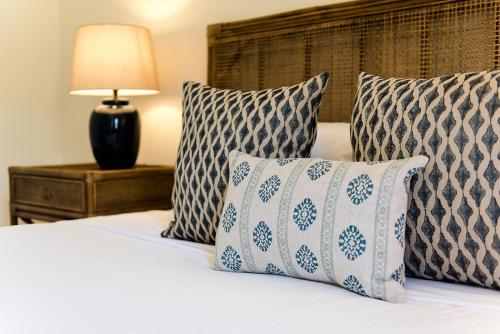 1 king bed, 2 twin beds