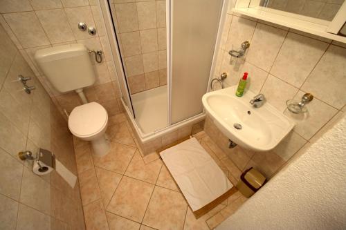 Room in Studio - Studio Apartment 3, first floor