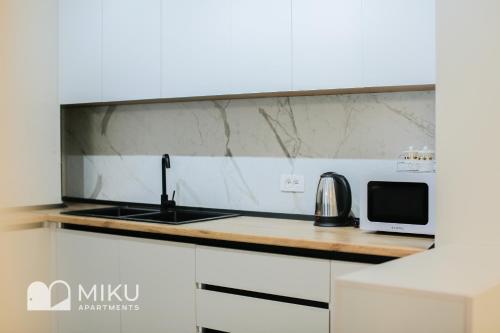 Miku Apartment - Vibrant 1Bd Apartment At Olympic Residence
