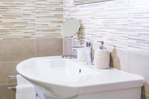 Parthenope Suite Rooms Vomero Vanvitelli a 2 min quartieri spagno via Toledo – Naples, CO