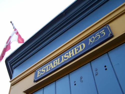 Falls Manor Resort – Niagara Falls, ON