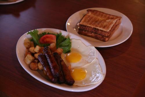 Falls Manor Resort – Niagara Falls, ON