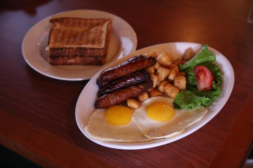Falls Manor Resort – Niagara Falls, ON