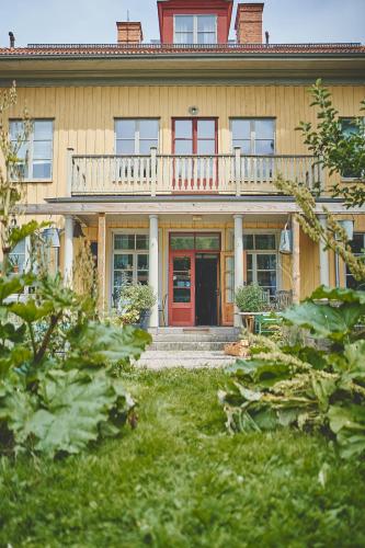 . Lidhem B&B and Holiday apartments