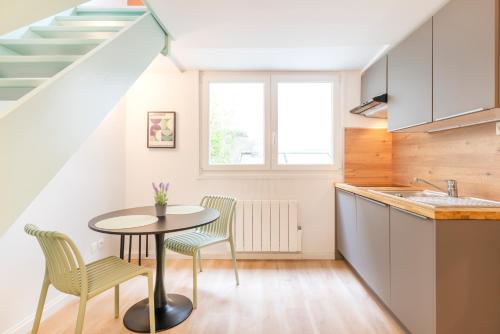 One-Bedroom Apartment image 6
