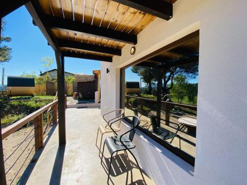 Το σπίτι στο δάσος (Το σπιτι στο δασος) in 플라카 딜레시