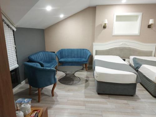 White Golden Suite Hotel - image 5