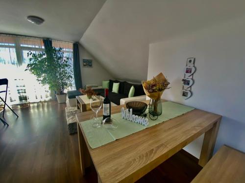  Munkácsy Apartmanok, Unterkunft in Balatonfenyves