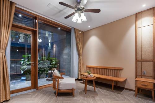 Deluxe Studio with Koi and Pool View image 7