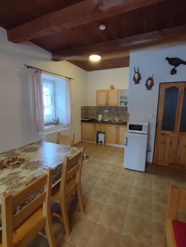 Konyha, apartmány pod Vysákem (apartmany pod Vysakem) in Stárkov