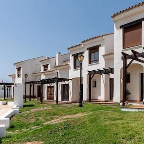  Bonita casa a estrenar en paraje natural a 35 minutos de Sevilla in El Ronquillo