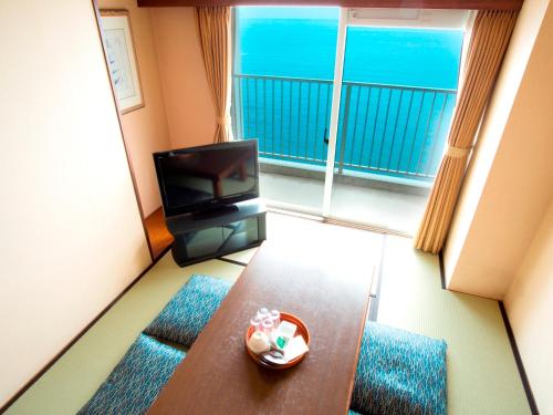 room detail thumbnail 2