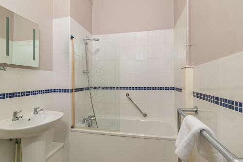 The Royal Hotel - image 11