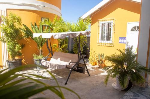 Intrare, St. James Guesthouse in Roseau