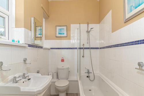 The Royal Hotel - image 10