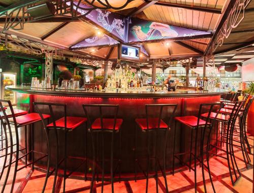 Art Hotel Babylon – Sunny Beach, WY