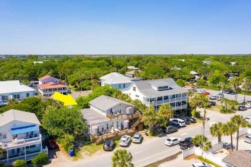 Salty Shack Unit A Dog Friendly Home Across from the Beach - Central Location - image 11