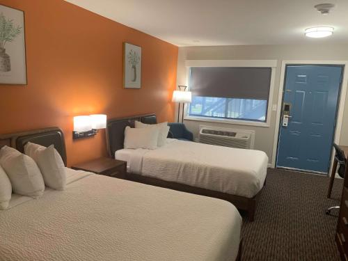 2 double beds