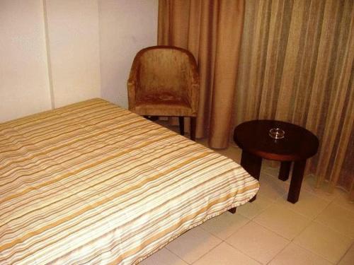 Single Room image 6
