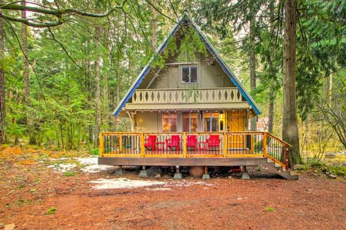 Cozy A-Frame with Hot Tub, Fire Pit, and Fireplace! - Packwood