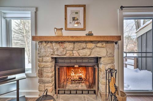 Lake Harmony Townhome Less Than 1 Mi to Jack Frost! in Lake Harmony, USA