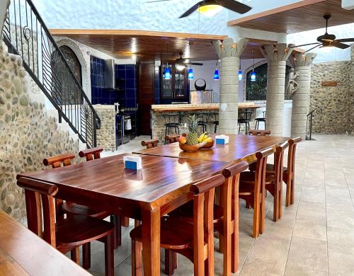 Facilities, Casa Castillo, 3 or 6 Bdr, Manuel Antonio, Ocean view in Quepos