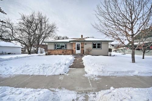 Pet-Friendly Retreat about 1 Mi to St Louis River! in Superior, USA