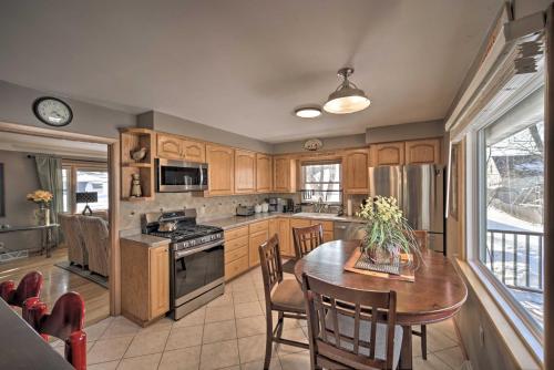 Pet-Friendly Retreat about 1 Mi to St Louis River! in Superior, USA