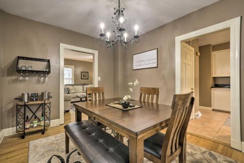 Chic and Cozy Greensboro Home, 2 Mi to Dtwn! in Greensboro, USA
