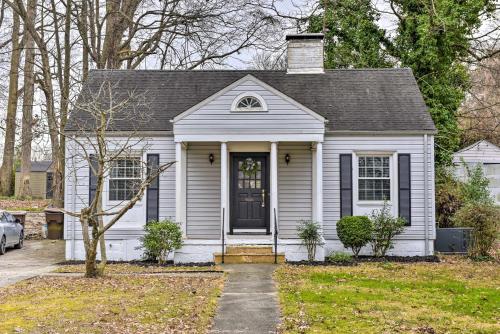 Chic and Cozy Greensboro Home, 2 Mi to Dtwn! in Greensboro, USA