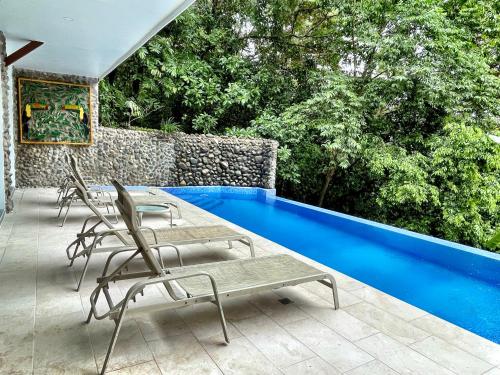 Swimming pool, Casa Castillo, 3 or 6 Bdr, Manuel Antonio, Ocean view in Quepos
