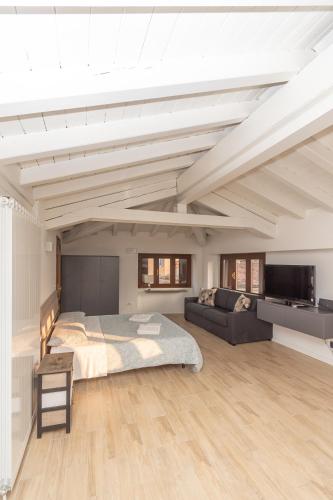 1 double bed, 1 sofa bed