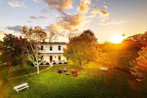 River Ridge Lodge - Accommodation - Mahone Bay