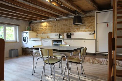 Konyha, Gite calme et cosy, toutes commodités et tourisme (Gite calme et cosy, toutes commodites et tourisme) in Paray-le-Monial