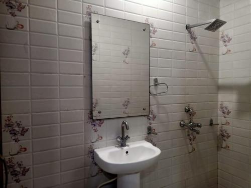 Hotel Pearl Grand Patiala Raod Zirakpur
