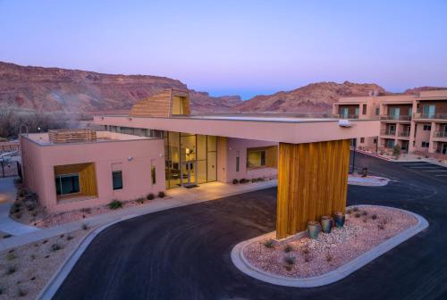 The Moab Resort, WorldMark Associate