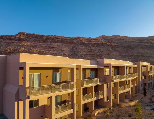 The Moab Resort, WorldMark Associate