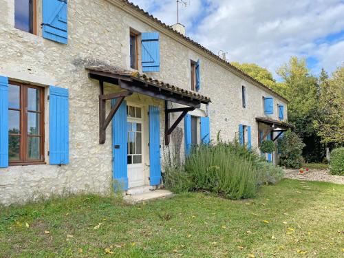 Viesnīcas āriene, Farmhouse Sleeps 11 with Shared Pool in Eymet