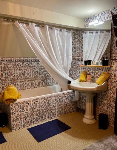 Le sauvage Room Type - One-Bedroom Apartment